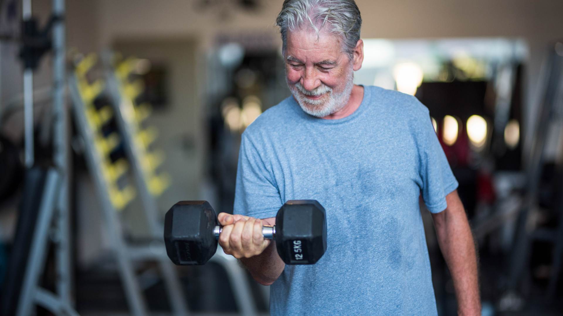 Hacer ejercicio de forma regular ayuda a prevenir el alzhéimer